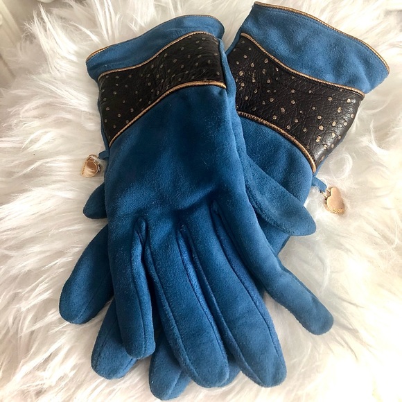 💙✨ MOSCHINO ✨💙 Leather & Cashmere Gloves w/ Metal Heart & gold fleck accents - Picture 15 of 16